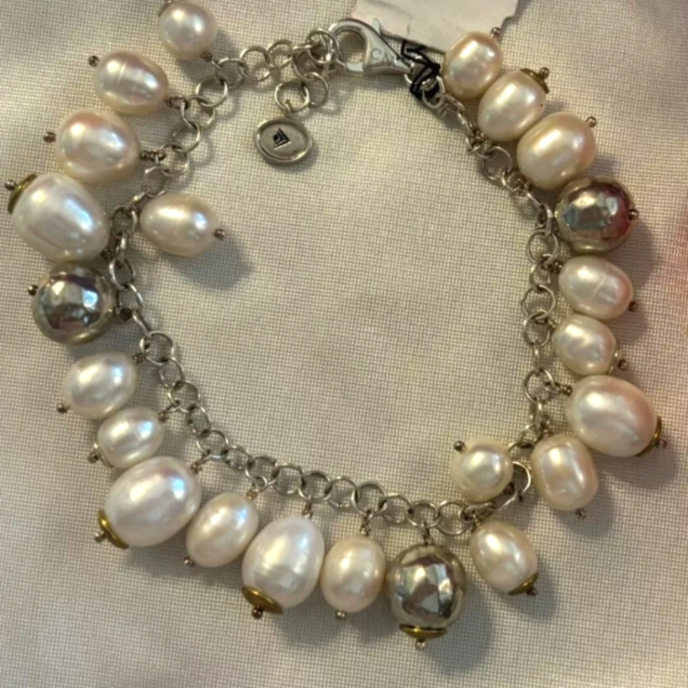 Silver and White Pearl Bracelet with Delicate Chain